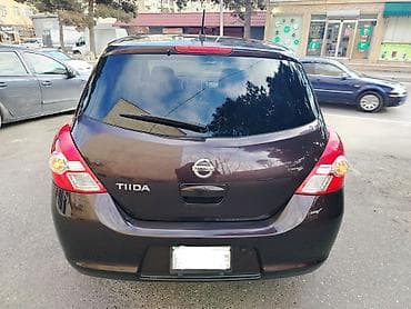 masin tekeri: Nissan Tiida: 1.5 l | 2011 il Hetçbek — 2