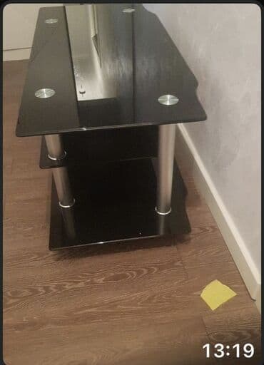 Ev üçün mebel: Düz TV altlığı, Polkalı, Şüşəli — 1