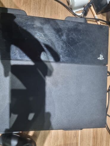 Chevrolet: PlayStation 4 (PS4) oyun konsolu seti Komplekt: - PS4 konsolu — 2