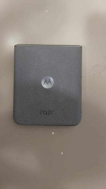 motorolla aura: Motorola Razr 50, 256 GB, rəng - Boz — 4