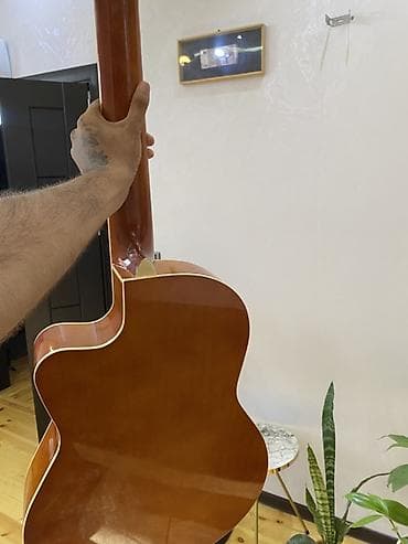 elektron gitara per page 40: Elektro Klassik Gitara + Aksessuarları ilə bitlikfə Uzərində kapo+ 2 — 6