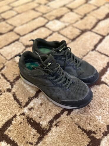 idman kişi şortları: Kinetix Ayaqqabı

Ölçü: 42 — 1