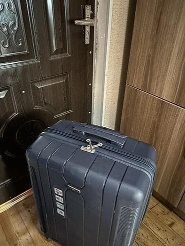 bas gitara: -1gün istifadə edilib. Son qiymətdi. Razılaşma var Sərt korpuslu — 1