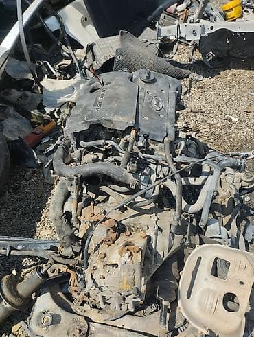 kiçik ventilyator: Hyundai benzin mühərriki – DOHC 16V - Marka/model: Hyundai (qapaqda — 5