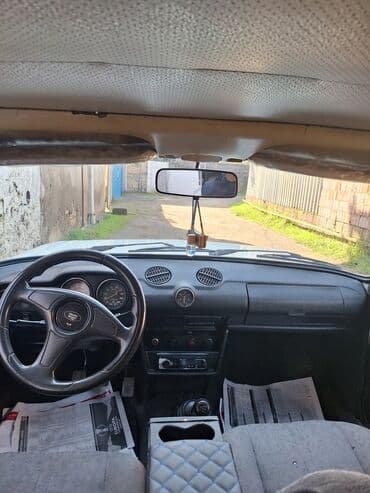 ваза стеклянная прозрачная высокая без узора: VAZ 2106 sedan - Korpus: Ağ rəng, 4 qapı, xrom ön-arka bamperlər — 13