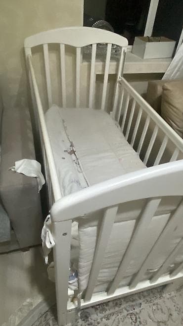 tarsofka boya: Ağ rəngli taxta uşaq beşiyi - Material: massiv taxta, ağ rəngli boya — 1