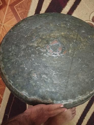 çəkic: Məhsul: Əl işı ilə zərif naxışlanmış antik metal mis/bürünc sini — 3