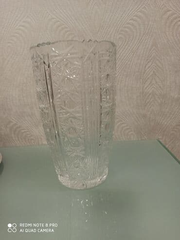 Xrustal vaz. Bogema. Qedimidir