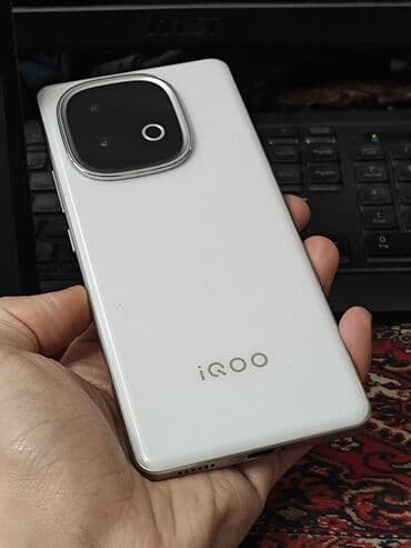 Audio: Vivo iQOO Z9 Turbo+, 256 GB, rəng - Ağ, Barmaq izi — 1