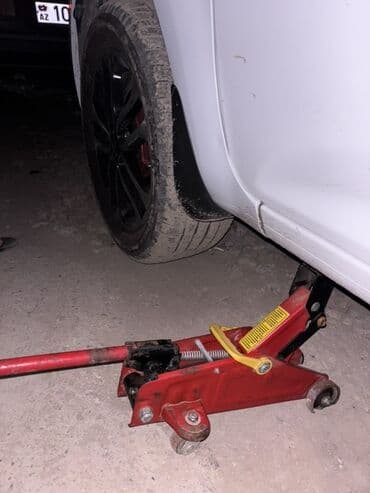 120 гидравличечесий углообжимной пресс для соединен: Yeni Hidravlik Domkrat, Maksimum yükqaldırma: 3 t, Ödənişli çatdırılma — 4