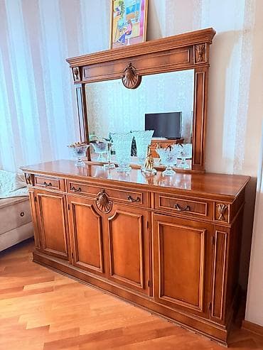 Klassik üslubda qonaq otağı mebel dəsti - Material: təbii ağac
