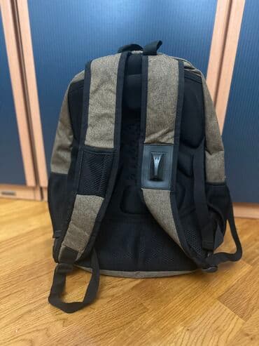 qaşlı çanta: Çanta

Məktəbli çantası — 2