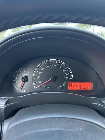 varta: Nissan Sunny: 1.5 l | 2012 il Sedan — 9