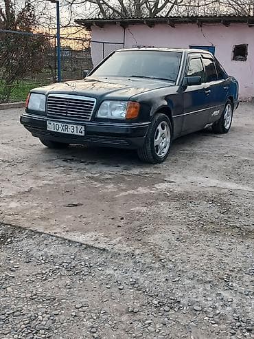 bmw 525 d: Mercedes-Benz W124: 2.5 l | 1992 il Sedan — 3