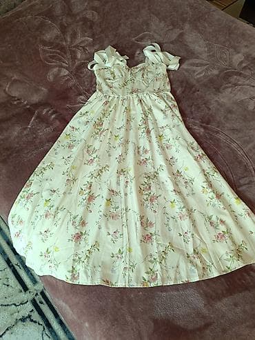 Yenidir geyinilmeyibdir 20 AZN isteyen ünvana gelib götürəde biler