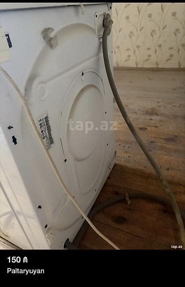 panel radiator: Hotpoint-Ariston AQUALTIS ön yükleməli paltaryuyan maşın - Ön — 3