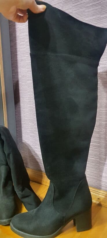 Ölçü: 39, rəng - Qara, Yeni