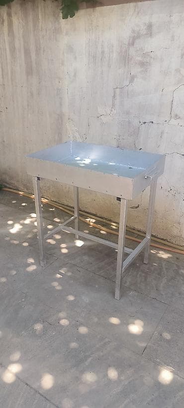 Manqal . Ölçüsü 60 × 40 . Hündürlüyü 70 . Yeni düzəlib və — 2