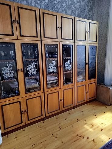 qorka modelleri: Klassik üslubda böyük divar dolabı (sekretsioner tipli) - Material — 1