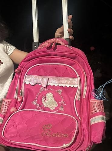 məktəb çantalar: 3 ayrı çanta her birinin qiymeti 10 manat ünvan Bineqedi Uşaqlar üçün — 6