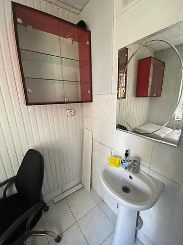 Mənzillər: 📍 Neftçilər metrosunun yaxınlığında 5 mərtəbəli binanın 1-ci — 4