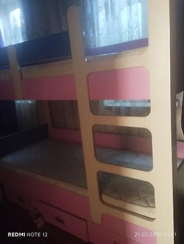 Ev və bağ: Oğlan və qız üçün, İşlənmiş, Çarpayı, Matras ilə, Siyirməli, Taxta — 2