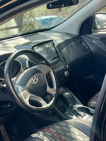 p4 disk: Hyundai ix35, qara rəng, şəhər və ailə istifadəinə uyğun yığcam — 4