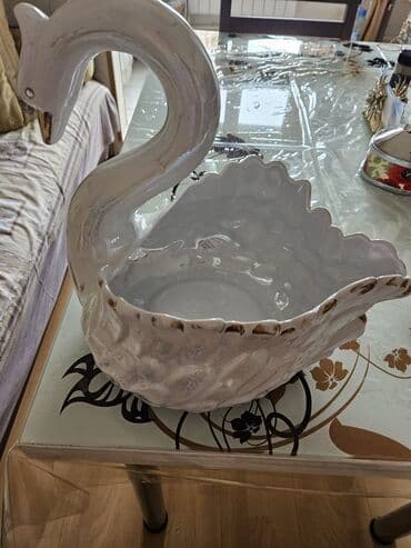 ördək gülü: Təcili!!! Yaxşı vəziyyətdə olan ördək meyvə qabı satılır.Qiymet 60 — 4