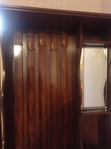işlənmiş ofis mebelləri: Qonaq otağı/giriş üçün taxtadan asılqanlı dolab. Unvan Novxani — 3