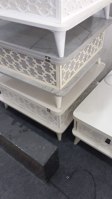 Sifarişlə ev mebeli: Kvadrat masa, Açılan, Təkərsiz, Laminat — 2