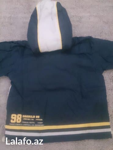 ust geyim: Куртка-ветровка на 3-4 года — 2