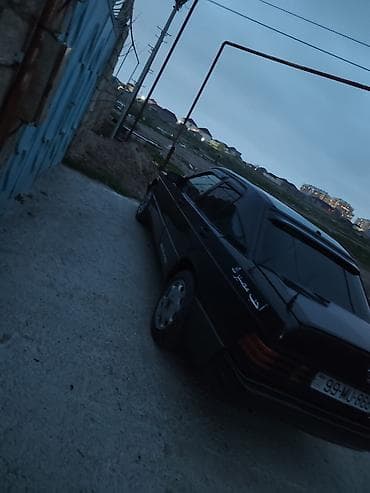 bugatti eb 112 6 mt: Mercedes-Benz 190 (W201): 1.8 l | 1991 il Sedan — 6