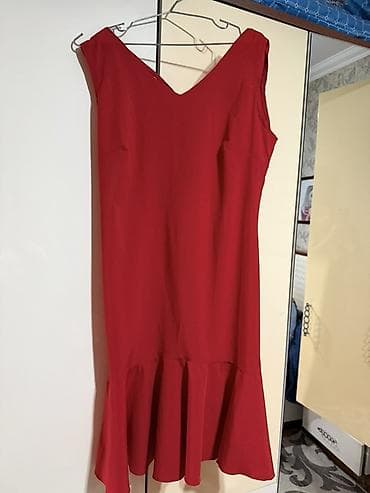 Qırmızı rəsmi/axşam geyimi - Rəng: parlaq qırmızı - Model: qolsuz