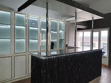 Оборудование для магазинов: Стеклянная витрина-шкаф, Б/у — 5