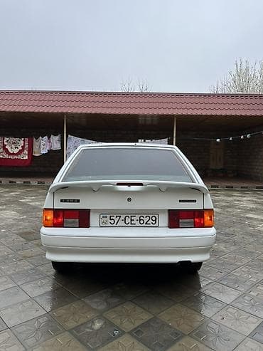 teker disk: LADA Samara 2114, ağ rəng, 5 qapılı hetçbek. Mühərrik və ötürmə: - — 3