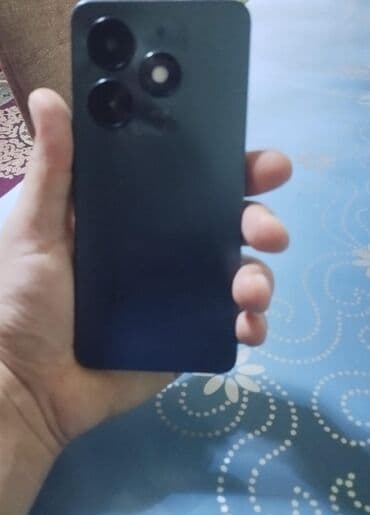 телефон fly era life 2: Smartfon – qara rəngdə, düzbucaqlı gövdə və düz ekranlı dizayn. - Ön — 2