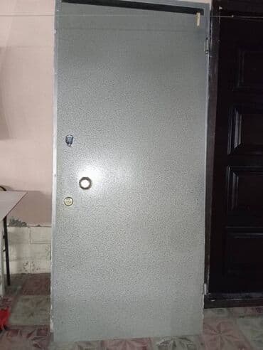 qapılar qiymətləri: Qapı seyf Möhkəm keyfiyyətli qapılar. 8 ədəd var Munasib qiymete hamsı — 2