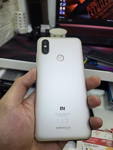 Xiaomi Mi A2, rəng - Qızılı, 
 İki sim kartlı — 1