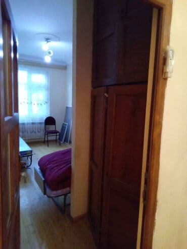 kiraye ev otaq yoldasi: Gənclik metrosunun yaxınlığında 4 mertebeli binanın 2-ci — 4