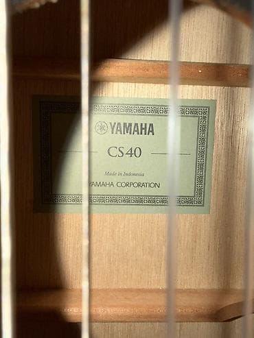 gitara: Yamaha CS40 klassik gitara - Model: Yamaha CS40 (etiketdə — 2
