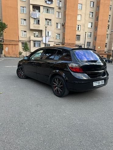sam diskiler: Marka/model: Opel Astra H (hatchback, 5 qapı) Rəng: qara (parlaq) — 4