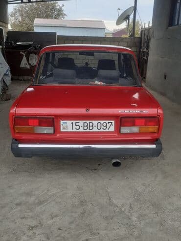 Muncuqlar: Model: Lada (VAZ) 2107 – “Cədro” yazılı arxa emblem Kuzov: sedan — 5