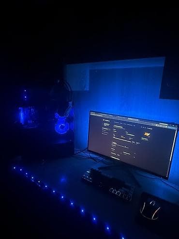 note 10 1: Gaming kompüter seti – RGB işıqlanma ilə Tərkib: - Sistem bloku: şüşə — 1