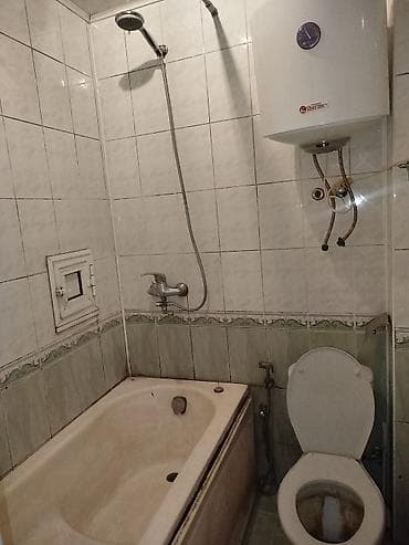 ucuz ev: Ev yoldaşı axtarilir tələbə yada işləyən bəylər narahat edə bilər. 15 — 3