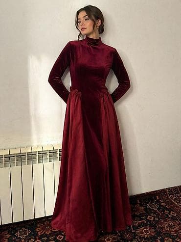 eclat de lune: Zərif bordо rəngli məxmər uzun don - Material: yumşaq məxmər, parlaq — 1