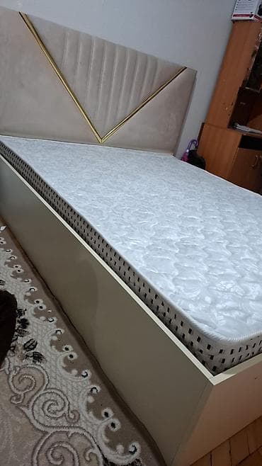 agsuda tecili satilan evler: Taxt satılır 150₼. Matrası var.Ünvan Yasamal. 0424. Fatimə99 — 1