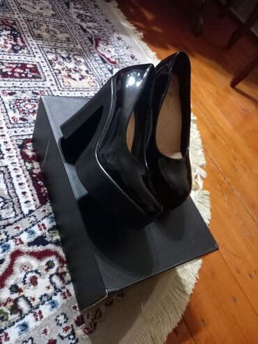 Qadın platforma tufli – Aiygirl brendi - Rəng: qara, lak örtüklü lalafo.az -da Qadın platforma tufli – Aiygirl brendi - Rəng: qara, lak örtüklü