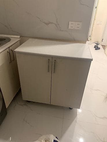tekstil: Mebel dəsti – şkaf və mətbəx dolabı - Rəng: açıq krem/ağ çalarları - — 2