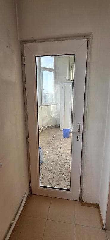 bal: PVC şüşəli balkon qapısı - Material: ağ PVC profil, ikitərəfli şüşə — 1