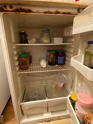 aptek soyuducu: Zəif işləyir, köhnə modeldir — 3